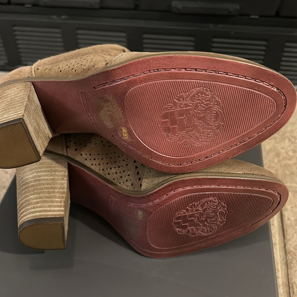 Vince Camuto Frasitta bootie. Light brown/tan color. Size 6. - Picture 5 of 6